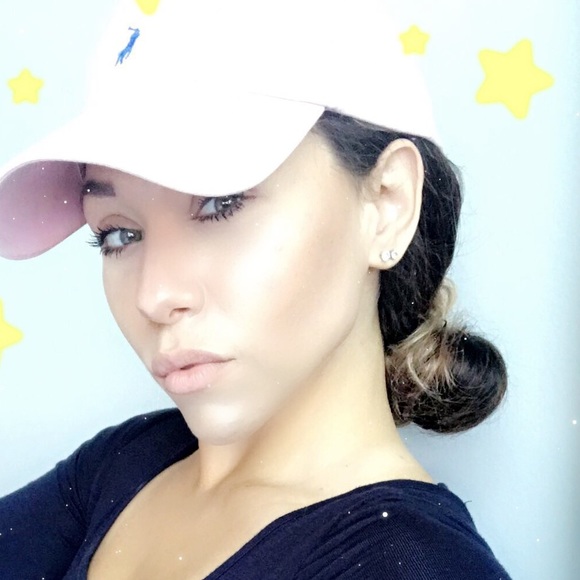 Meet your Posher, Kandis - Picture 1 of 1